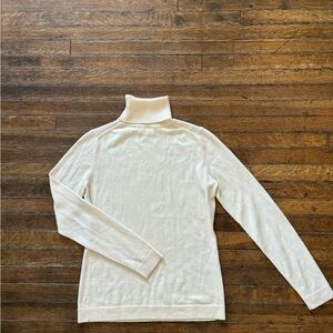 Beautiful cream Loft marino wool blend turtleneck